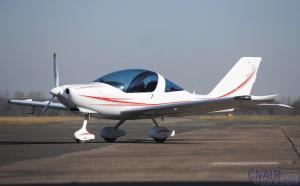 TL-2000 STING S4飛機介紹